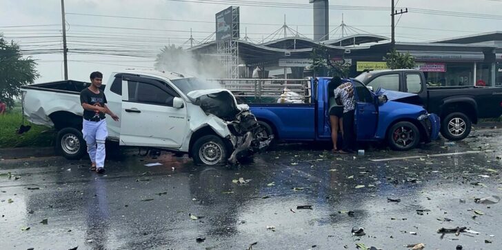 40 หนุ่มพม่า ชน กระบะ