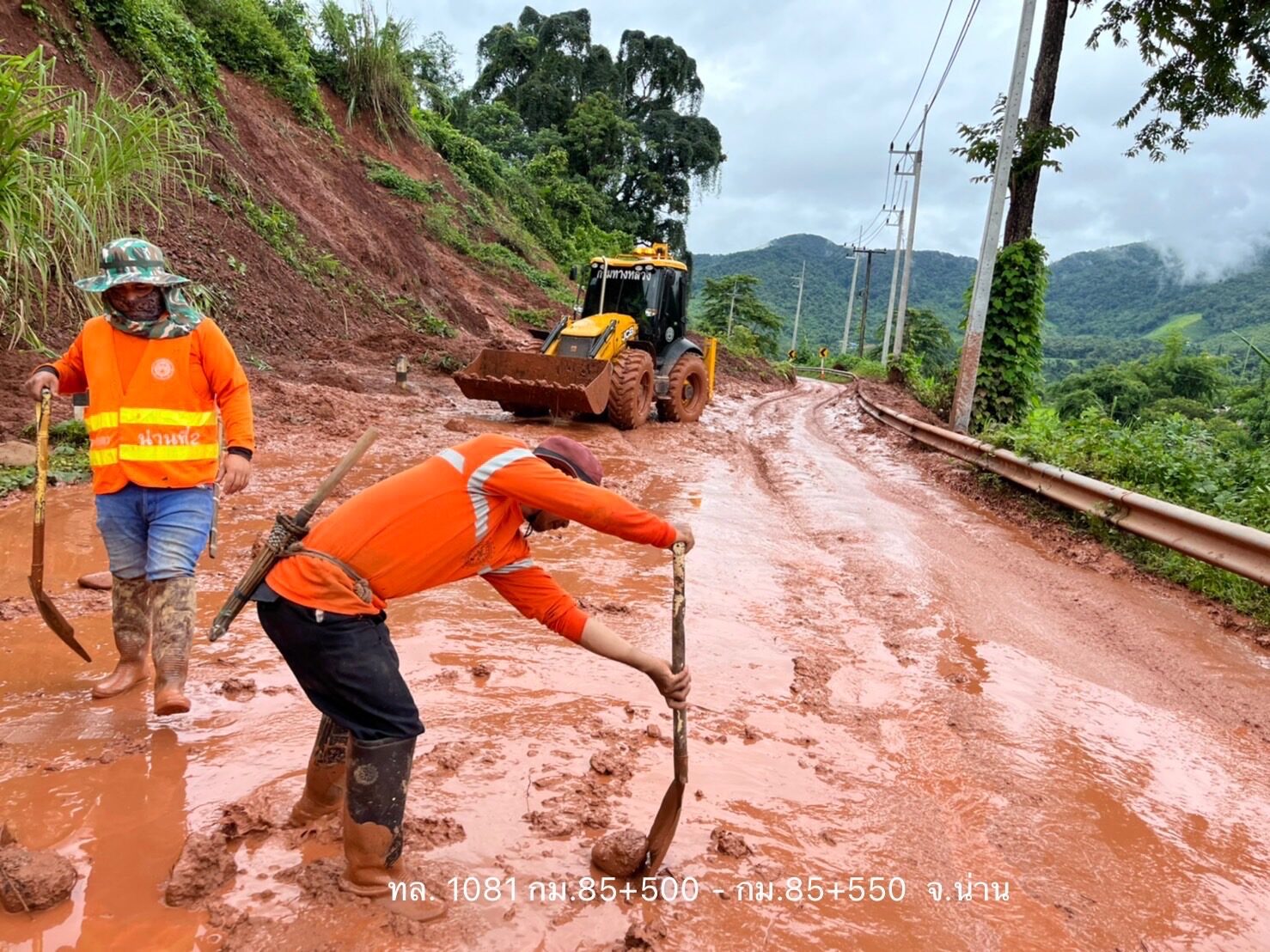 กรมทางหลวง แจ้งเลี่ยงสัญจรถนน 3 สาย หลังเจอเหตุอุทกภัย-ดินสไลด์