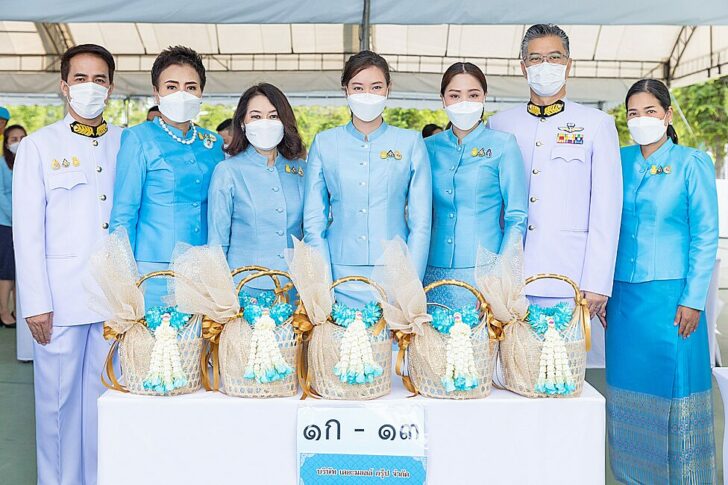 ร่วมพิธี