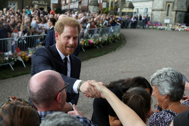 2022-09-10T174706Z_890627319_RC2HEW9YI5V5_RTRMADP_3_BRITAIN-ROYALS-QUEEN (1)