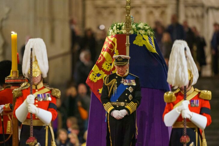 2022-09-16T201020Z_1337947234_RC2JIW9B6L8K_RTRMADP_3_BRITAIN-ROYALS-QUEEN