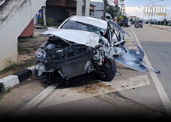 รถเกงพงชนกระบะพงยบปาฏหารยคนไรรอยขดขวน.00_00_24_23.Still001