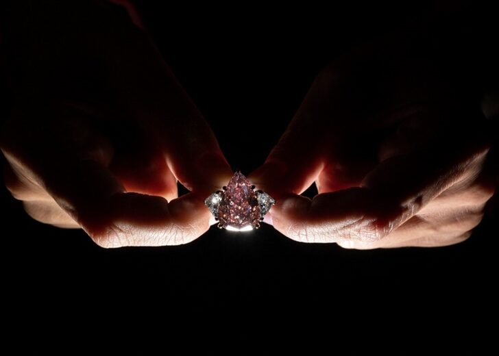 SWITZERLAND-LUXURY-JEWELLERY-AUCTION