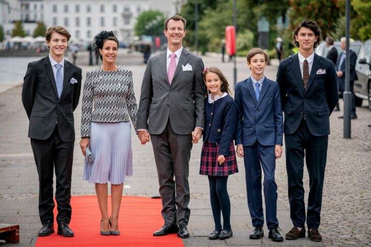 2022-09-11T133414Z_681401995_RC2YEW9BODKP_RTRMADP_3_DENMARK-ROYALS