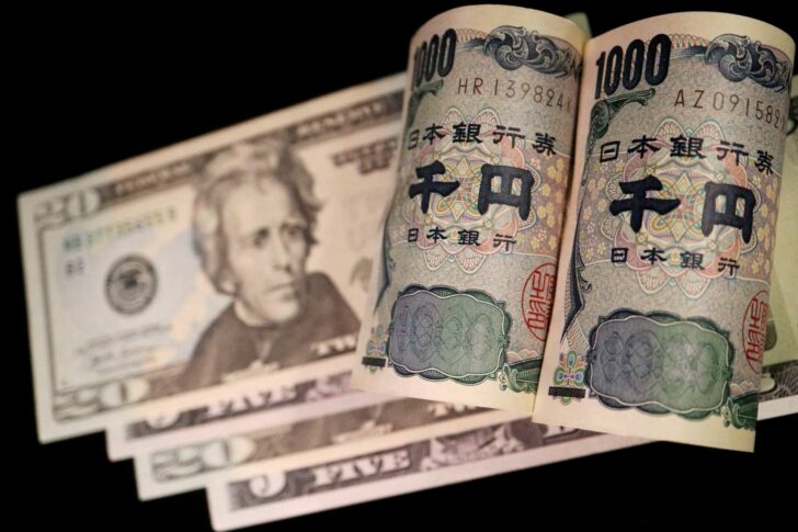 2022-10-18T040113Z_1303079675_RC2SMW90SIQ4_RTRMADP_3_JAPAN-YEN