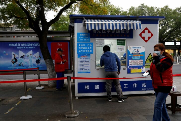 2022-10-27T092337Z_552623955_RC2K9X93SUZV_RTRMADP_3_HEALTH-CORONAVIRUS-CHINA (1)