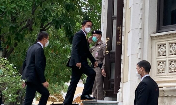 40 ประยุทธ์ ขึ้นตึก
