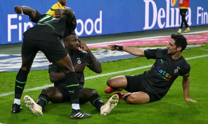 FBL-GER-BUNDESLIGA-MOENCHENGLADBACH-DORTMUND