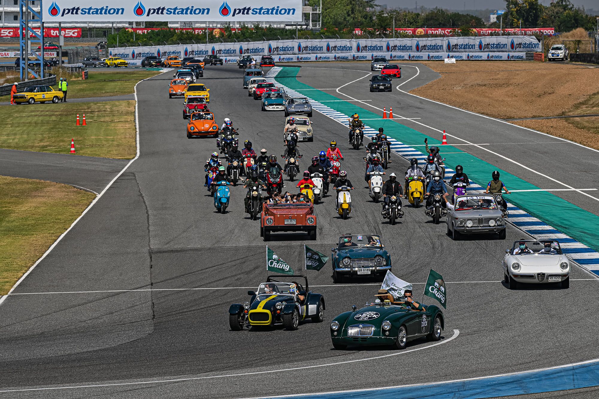 สนามช้างฯ ชวนแฟนท้าลมหนาวชมรถคลาสสิคระดับตำนานในงาน ‘ช้าง คลาสสิค’