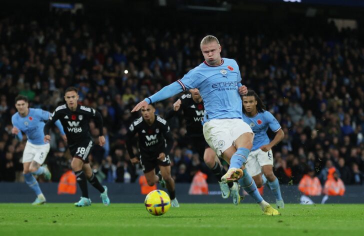 Premier League - Manchester City v Fulham