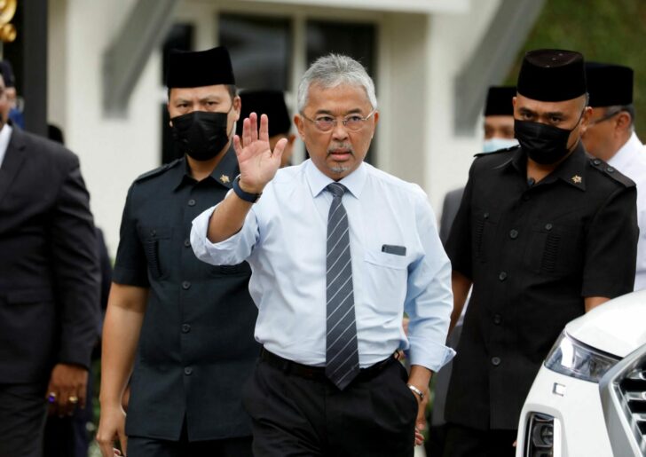 2022-11-21T061524Z_734269091_RC25QX9SAU47_RTRMADP_3_MALAYSIA-ELECTION