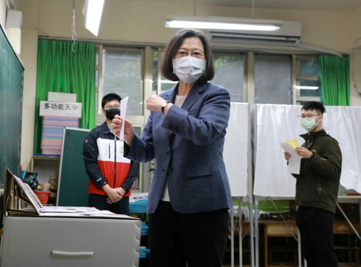 2022-11-26T024036Z_1517930602_RC2DTX9XC9EX_RTRMADP_3_TAIWAN-POLITICS