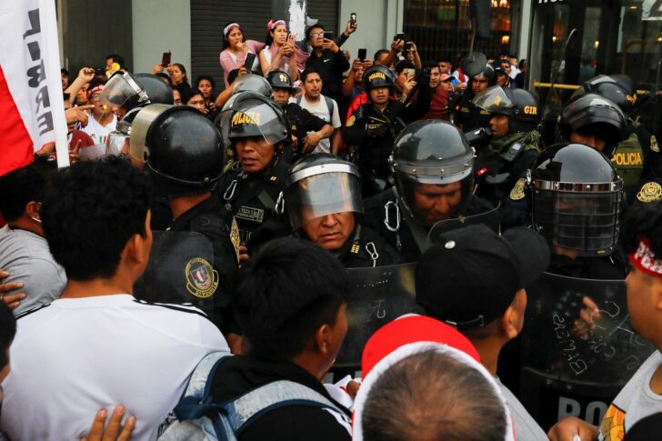 Demonstration to demand the dissolution of Congress and to hold democratic elections, in Lima
