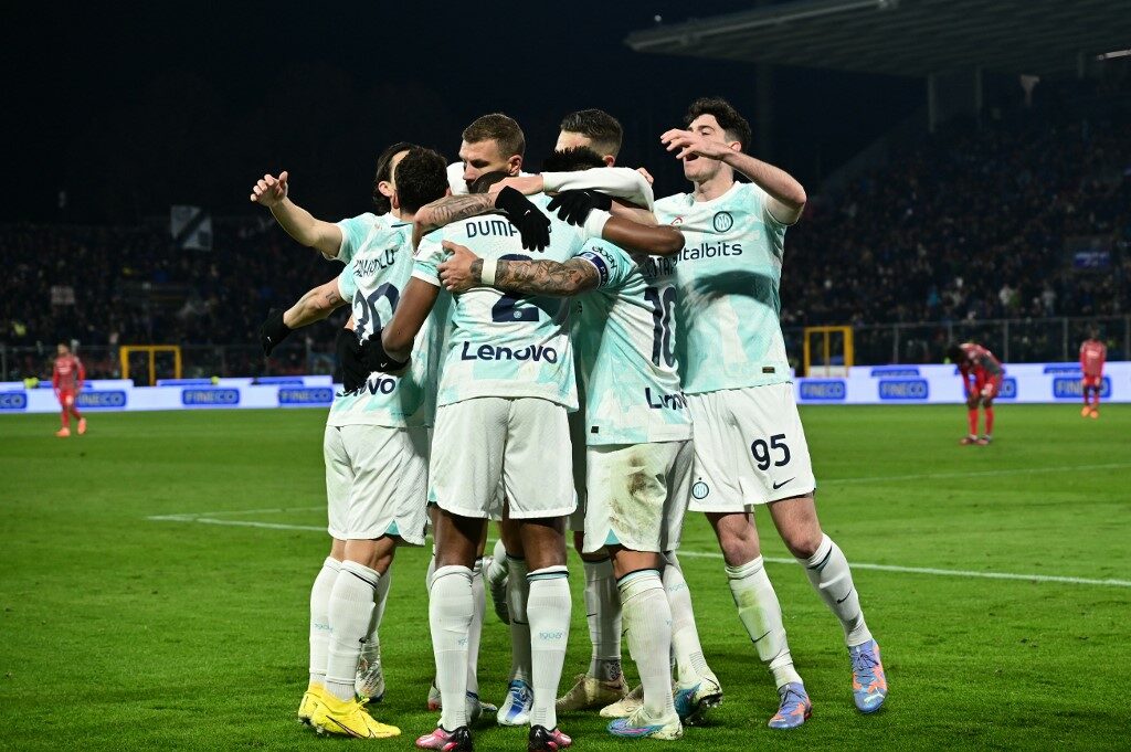 อินเตอร์หวิดเสียท่า! แซงชนะทีมบ๊วย เครโมเนเซ่ 2-1 เบียดมิลานขึ้นรองจ่าฝูง