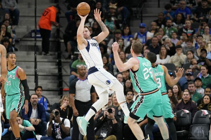 NBA: Dallas Mavericks at San Antonio Spurs