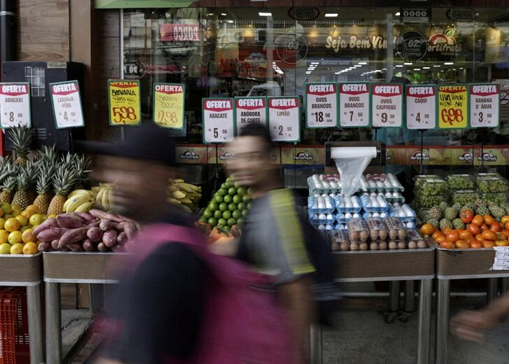 FILE PHOTO: FILE PHOTO: Surging inflation in Latin America