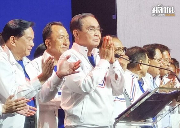 บทนำ : ประเทศต้องไปต่อ พล.อ.ประยุทธ์ จันทร์โอชา นายกรัฐมนตรี