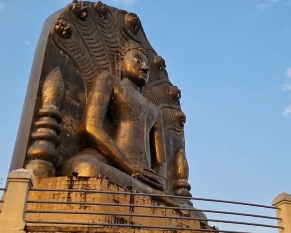 พระนาคปรกที่ใหญ่ที่สุดของประเทศไทย ในบริเวณ วนพุทธอุทยานน้ำตกเขาอีโต้