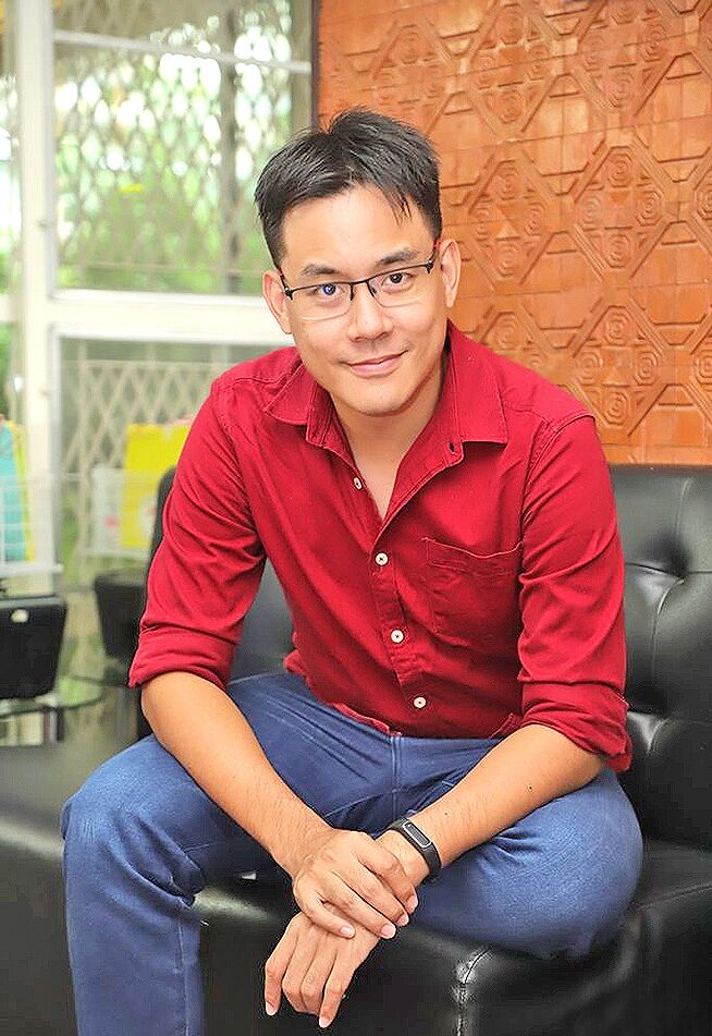 ยิ่งชีพ อัชฌานนท์ ผู้