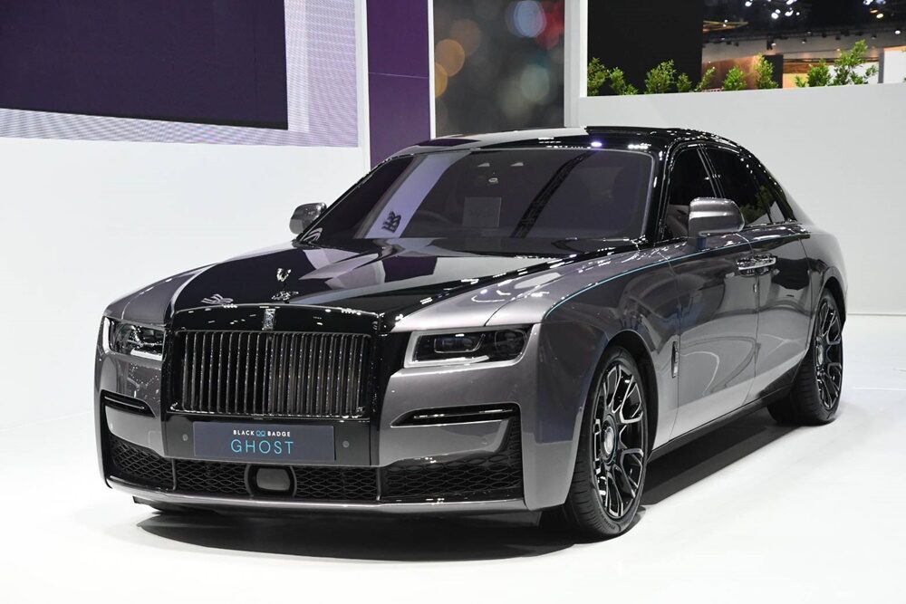 Rolls-Royce (โรลส์-รอยซ์) รุ่น Black Badge Ghost (แบล็กแบดจ์ โกสต์)