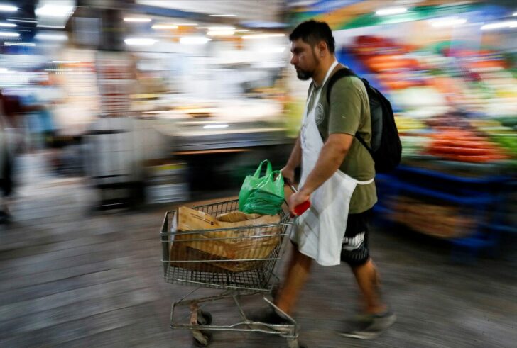 Argentina inflation tops 100% for first time since 1991
