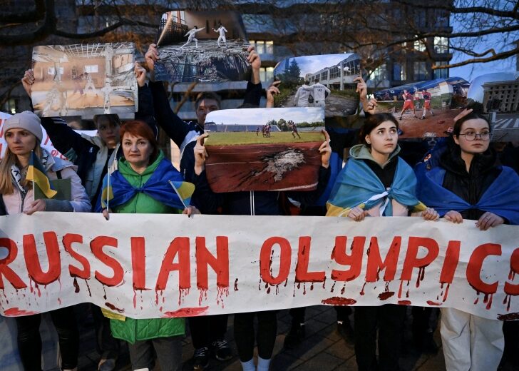 Protests against IOC President Bach in Essen