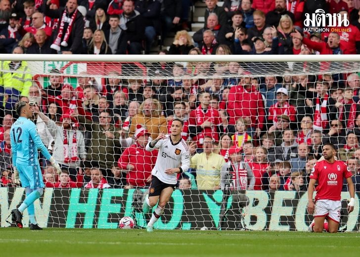 Premier League - Nottingham Forest v Manchester United