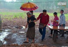 น้ำตาท่วมวัด ลูกๆ ตามหาแม่หายไป 30 ปี พบอาศัยวัดในวัย 86 เจ้าอาวาสเจออยู่ริมทาง(คลิป)