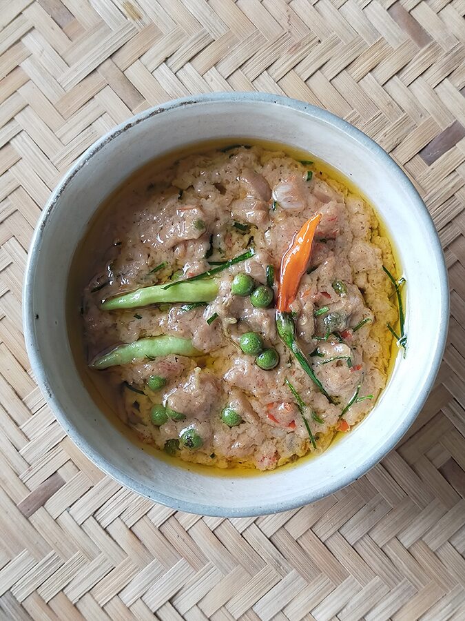 ‘เชอเง้กะทิ’ น้ำพริกกะเหรี่ยงโพล่วง์ : กฤช เหลือลมัย