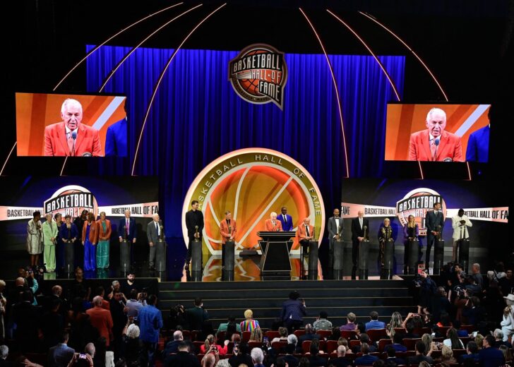 NBA: The Naismith Memorial Basketball Hall of Fame-Enshrinement