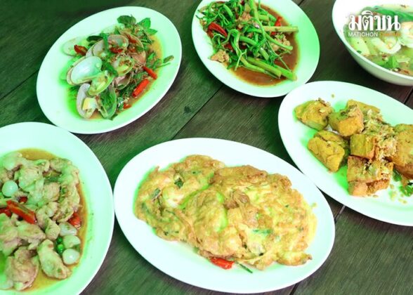 ปิ่นโตเถาเล็ก : ครัวเตาถ่าน บ้านป้าศรีรัตน์ ชุมชนสวนสมเด็จย่า หอมอร่อยถูกใจ ราคาสบายกระเป๋า
