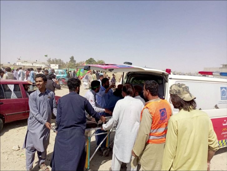 2023-09-29T090505Z_1955682424_RC28I3AME41P_RTRMADP_3_PAKISTAN-BLAST