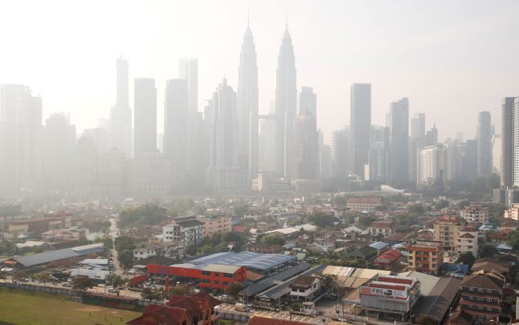 2023-10-03T041510Z_1549916108_RC2PK3AOTLVU_RTRMADP_3_MALAYSIA-HAZE