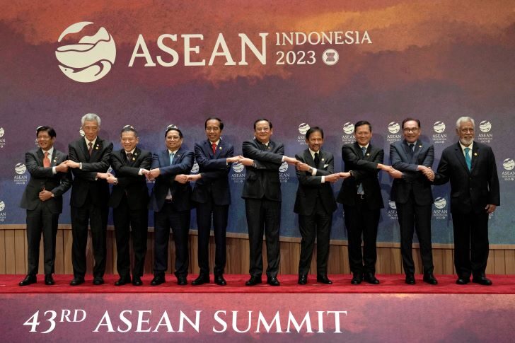 2023-10-11T010143Z_464127980_RC2623AATKGG_RTRMADP_3_TECH-AI-ASEAN