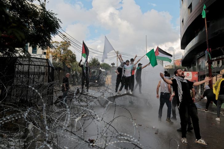 2023-10-18T152429Z_592768934_RC21V3A0KBID_RTRMADP_3_ISRAEL-PALESTINIANS-PROTEST-LEBANON