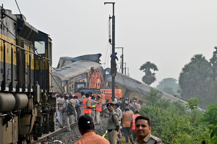 2023-10-30T075254Z_1720991792_RC2O24AYDX4I_RTRMADP_3_INDIA-DERAILMENT