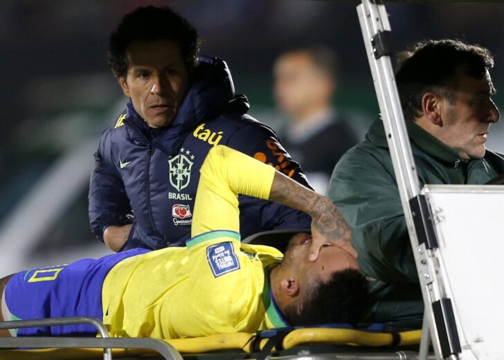 2023-10-18T021233Z_609793500_UP1EJAI064VIH_RTRMADP_3_SOCCER-WORLDCUP-URY-BRA-REPORT
