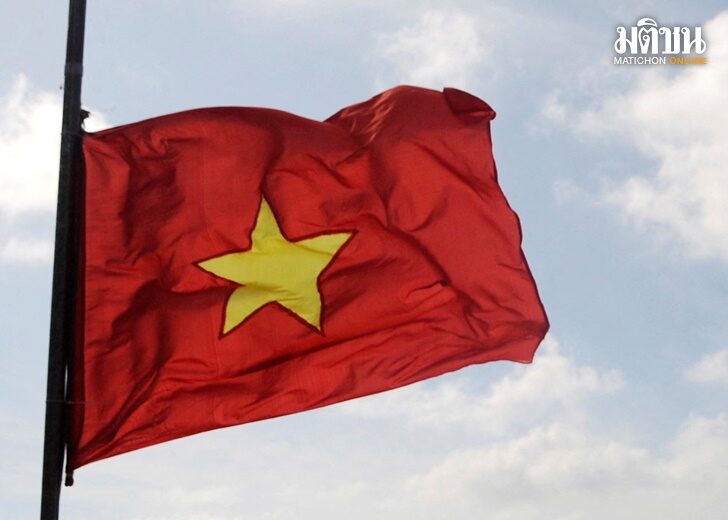 FILE PHOTO: Vietnam ramps up South China Sea island expansion, researchers say