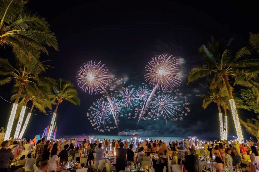 Chang presents Hua Hin Beach Countdown 2024