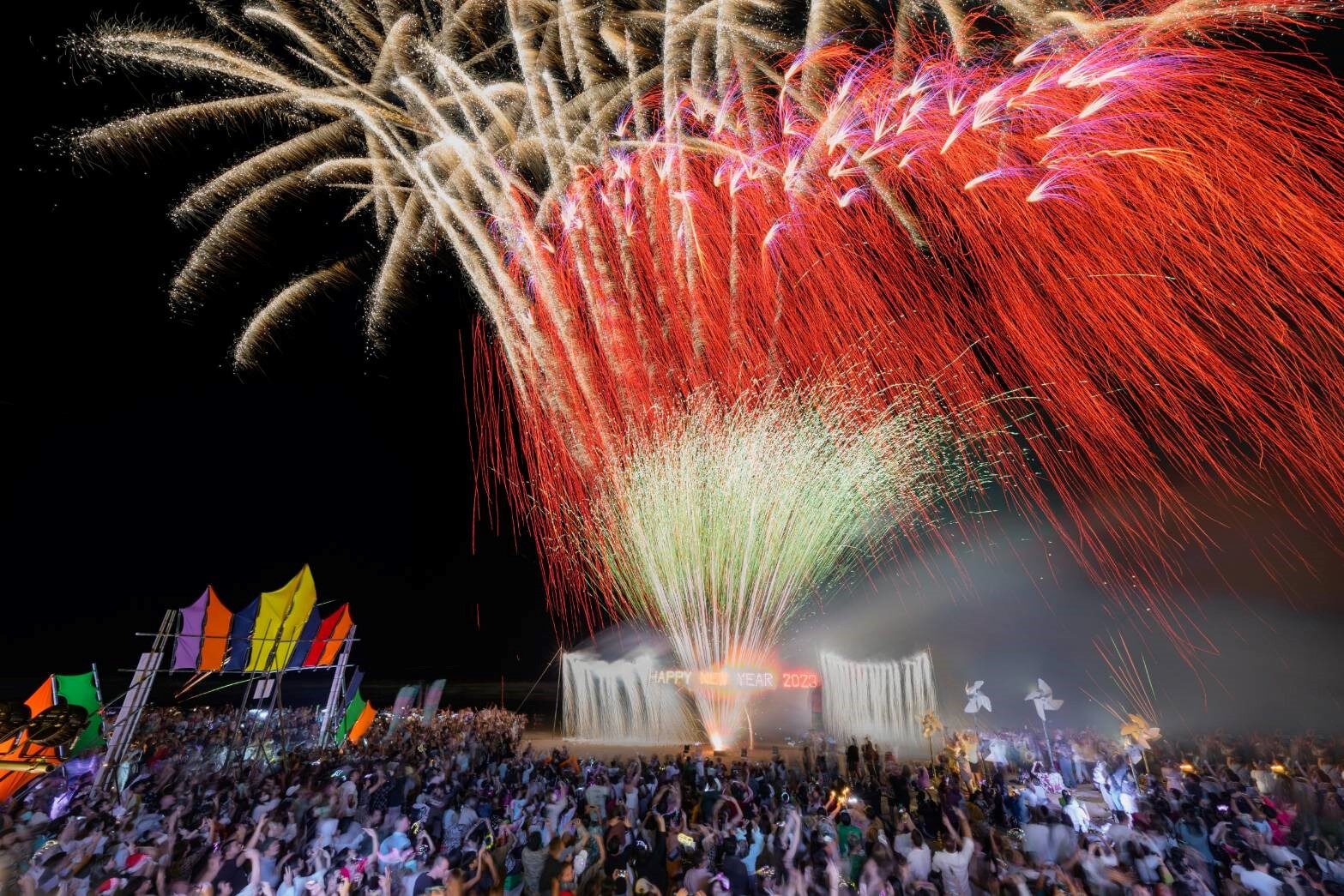 Chang presents Hua Hin Beach Countdown 2024
