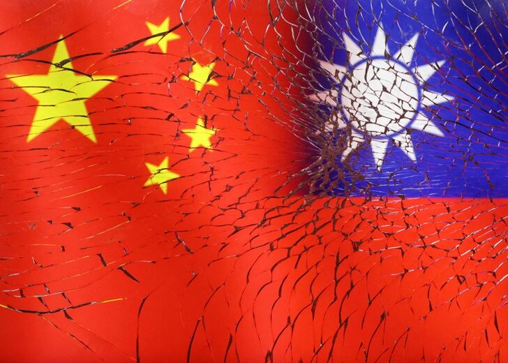 FILE PHOTO: Illustration shows Chinese and Taiwanese flags