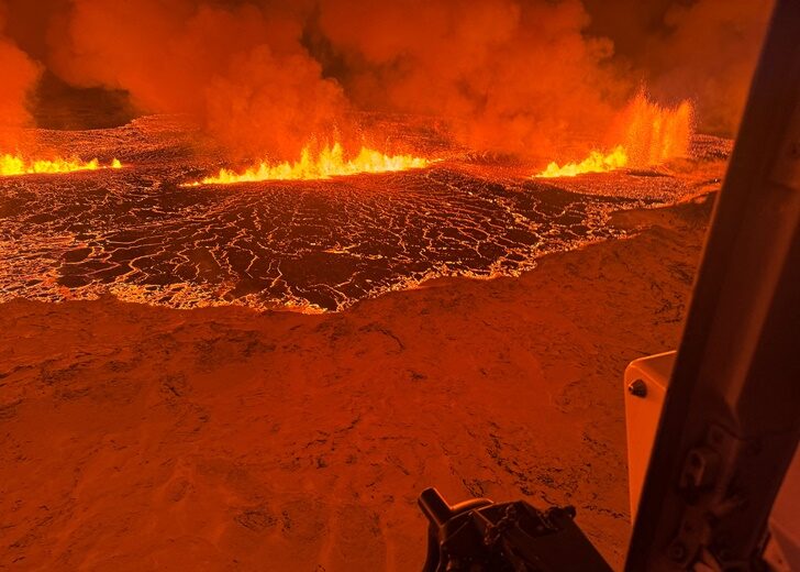 Volcano erupts in the Reykjanes Peninsula