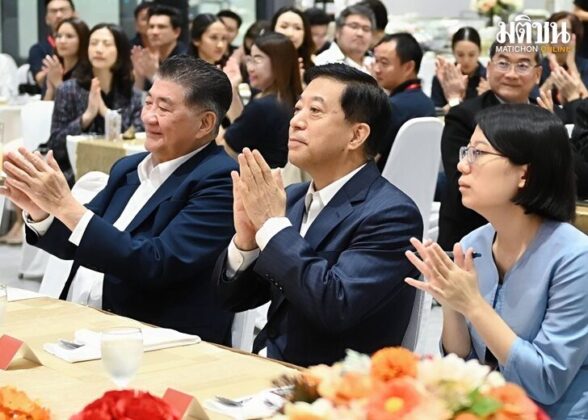 ภูมิธรรม จีน