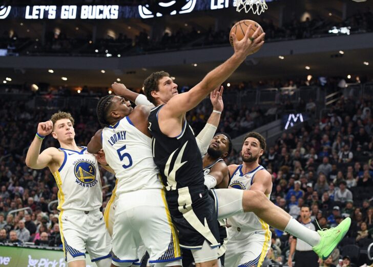 NBA: Golden State Warriors at Milwaukee Bucks