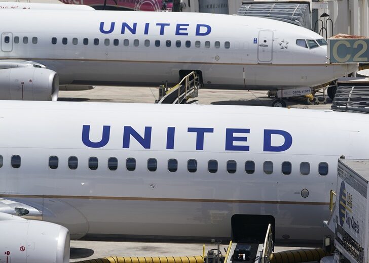 Earns United Airlines