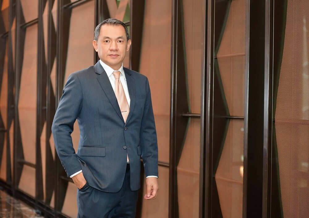 วีระ อารีรัตนศักดิ์