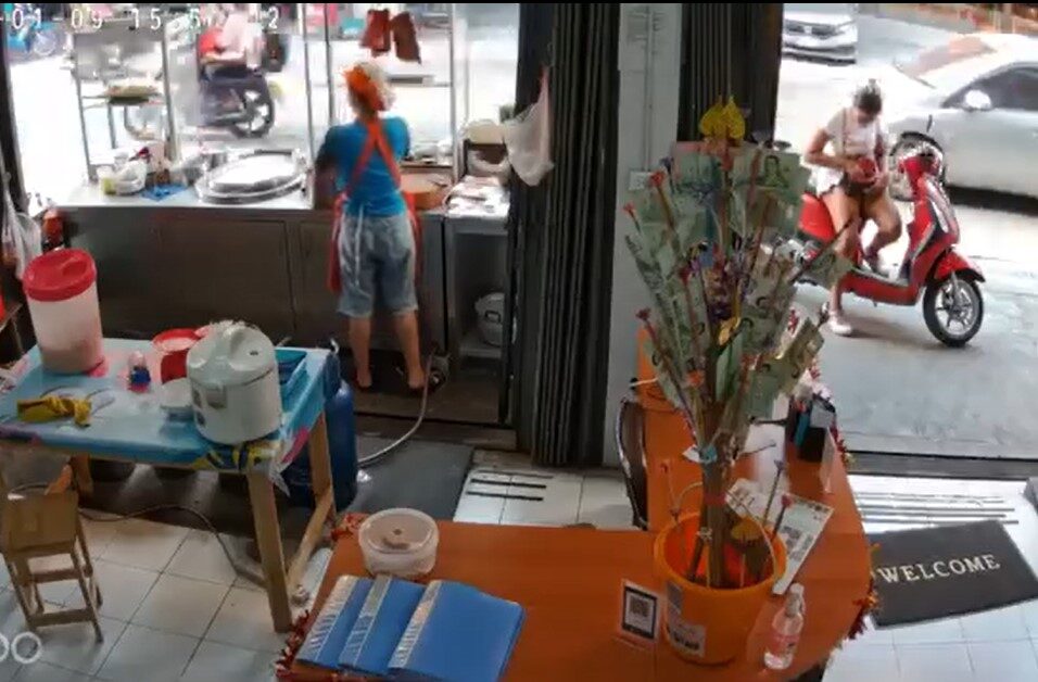 ขโมยเงินต้นผ้าป่า