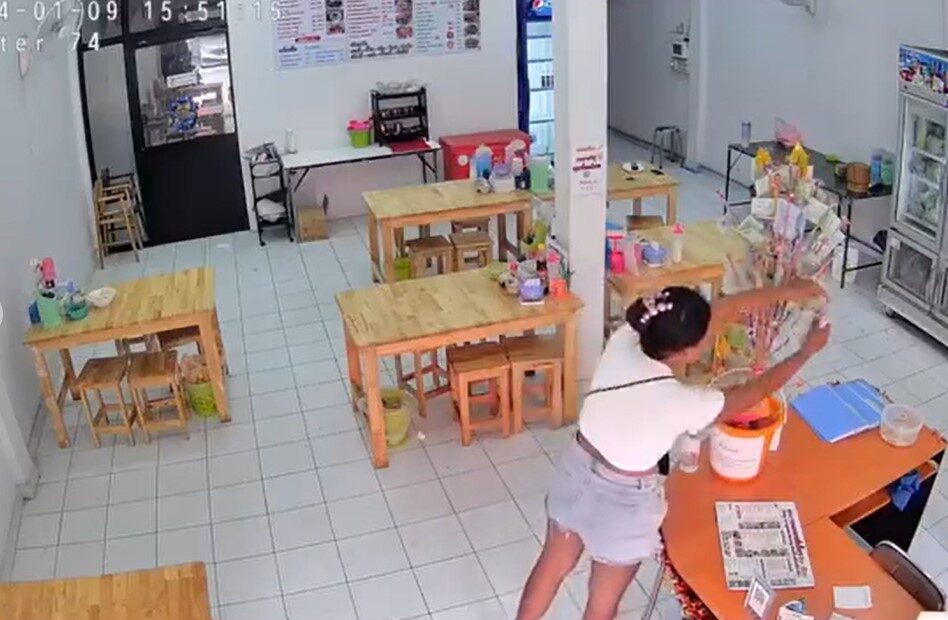 ขโมยเงินต้นผ้าป่า