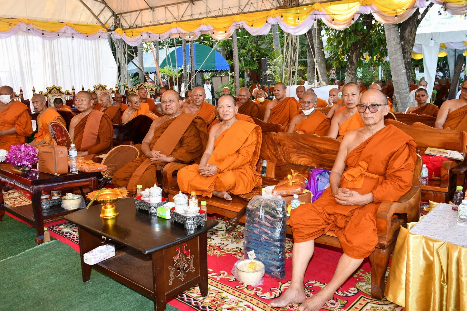 หลวงปูเกลี้ยง