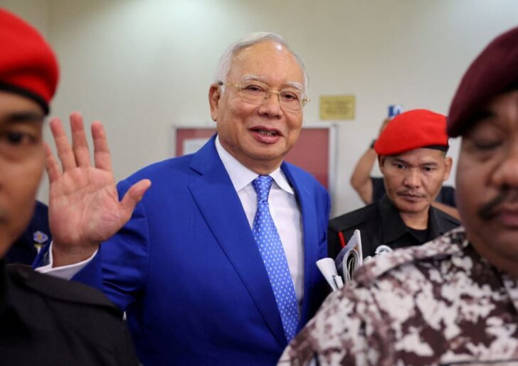 2024-02-02T075728Z_353875568_RC2SK5AV2S4Z_RTRMADP_3_MALAYSIA-POLITICS-NAJIB
